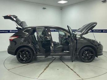 NISSAN QASHQAI 1.5 dCi Black Edition SUV 5dr Diesel Manual 2WD Euro 6 (s/s) (11