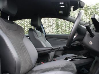 VOLKSWAGEN ID.4 Pure 52kWh Life SUV 5dr Electric Auto (148 ps)