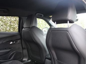 PEUGEOT E-2008 50kWh GT Premium SUV 5dr Electric Auto (7kW Charger) (136 ps)