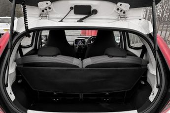 TOYOTA AYGO 1.0 VVT-i x-play Hatchback 5dr Petrol x-shift Euro 6 (71 ps)
