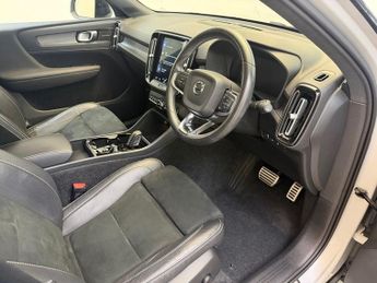 VOLVO XC40 1.5h T5 Twin Engine Recharge 10.7kWh R-Design Pro SUV 5dr Petrol