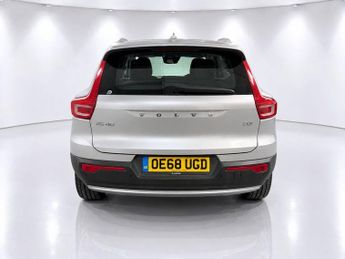 VOLVO XC40 2.0 D3 Momentum Pro SUV 5dr Diesel Auto Euro 6 (s/s) (150 ps)