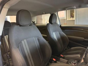 MINI Electric Hatch Cooper SE 32.6kWh Level 1 Hatchback 3dr Electric Auto (184 ps)