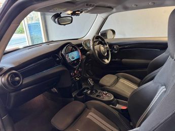 MINI Electric Hatch Cooper SE 32.6kWh Level 1 Hatchback 3dr Electric Auto (184 ps)