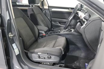 VOLKSWAGEN PASSAT 1.6 TDI SE Business Estate 5dr Diesel DSG Euro 6 (s/s) (120 ps)