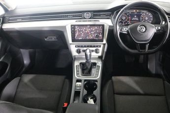 VOLKSWAGEN PASSAT 1.6 TDI SE Business Estate 5dr Diesel DSG Euro 6 (s/s) (120 ps)