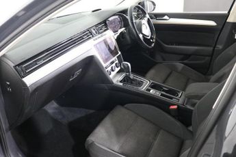 VOLKSWAGEN PASSAT 1.6 TDI SE Business Estate 5dr Diesel DSG Euro 6 (s/s) (120 ps)