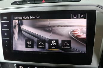 VOLKSWAGEN PASSAT 1.6 TDI SE Business Estate 5dr Diesel DSG Euro 6 (s/s) (120 ps)