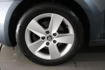 SKODA OCTAVIA 1.5 TSI GPF ACT SE Estate 5dr Petrol DSG Euro 6 (s/s) (150 ps)