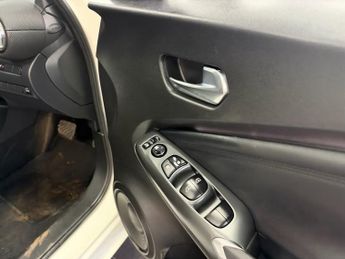 NISSAN JUKE 1.6 N-Connecta SUV 5dr Petrol Hybrid Auto Euro 6 (143 ps)