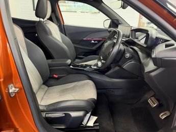 PEUGEOT E-2008 50kWh GT Premium SUV 5dr Electric Auto (136 ps)
