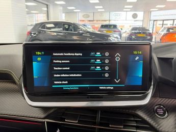 PEUGEOT E-2008 50kWh GT Premium SUV 5dr Electric Auto (136 ps)