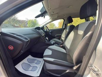 FORD FOCUS 1.6 Zetec Estate 5dr Petrol Powershift Euro 5 (125 ps)