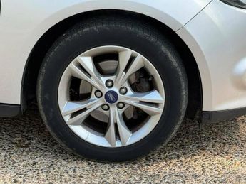 FORD FOCUS 1.6 Zetec Estate 5dr Petrol Powershift Euro 5 (125 ps)