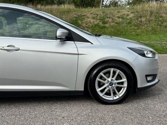 FORD FOCUS 1.0T EcoBoost Zetec Hatchback 5dr Petrol Manual Euro 6 (s/s) (10