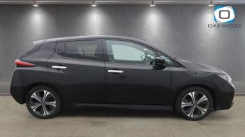 NISSAN LEAF 40kWh N-Connecta Hatchback 5dr Electric Auto (150 ps)