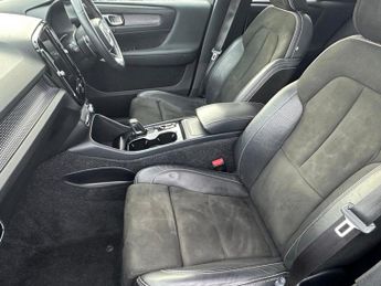 VOLVO XC40 2.0 D4 First Edition SUV 5dr Diesel Auto AWD Euro 6 (s/s) (190 p