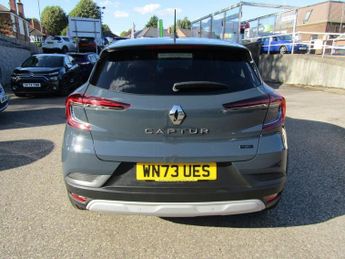 RENAULT CAPTUR 1.6 E-TECH evolution SUV 5dr Petrol Hybrid Automatic Euro 6 (s/s