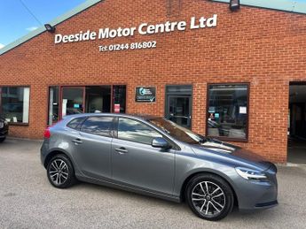 Volvo V40 2.0 T2 GPF Momentum Nav Plus Hatchback 5dr Petrol Manual Euro 6 