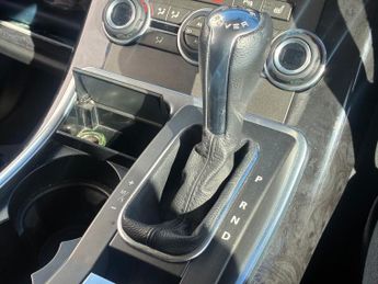 LAND ROVER RANGE ROVER SPORT 3.6 TD V8 HSE SUV 5dr Diesel CommandShift 4WD Euro 4 (271 ps)