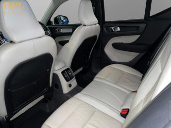 VOLVO XC40 1.5h T5 Twin Engine Recharge 10.7kWh Inscription Pro SUV 5dr Pet