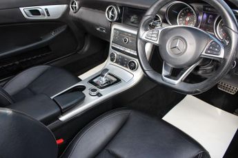 MERCEDES-BENZ SLC 2.0 SLC200 AMG Line Convertible 2dr Petrol G-Tronic Euro 6 (s/s)