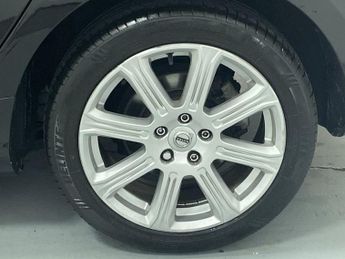 VOLVO V40 1.5 T3 GPF Inscription Hatchback 5dr Petrol Auto Euro 6 (s/s) (1