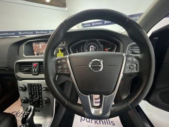 VOLVO V40 1.5 T3 GPF Inscription Hatchback 5dr Petrol Auto Euro 6 (s/s) (1