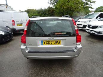 VOLVO V70 2.4 SE Estate 5dr Petrol Manual (221 g/km, 170 bhp)
