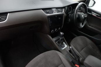 SKODA OCTAVIA 2.0 TDI Laurin & Klement Hatchback 5dr Diesel DSG Euro 6 (s/s) (