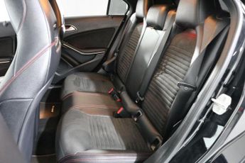 MERCEDES-BENZ A CLASS 1.5 A180d AMG Line (Premium) Hatchback 5dr Diesel 7G-DCT Euro 6 
