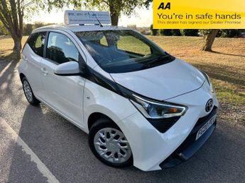 Toyota AYGO 1.0 VVT-i x-play Hatchback 5dr Petrol Manual Euro 6 (71 ps)