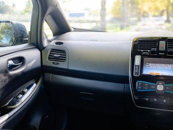 NISSAN LEAF 30kWh Black Edition Hatchback 5dr Electric Auto (109 bhp)