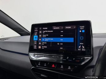 VOLKSWAGEN ID.3 Pro 58kWh Life Hatchback 5dr Electric Auto (145 ps)