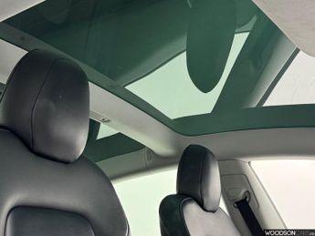 TESLA Model 3 Standard Range Plus Saloon 4dr Electric Auto RWD (241 bhp)