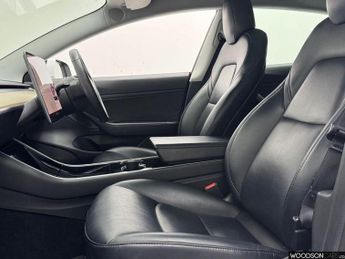 TESLA Model 3 Standard Range Plus Saloon 4dr Electric Auto RWD (241 bhp)