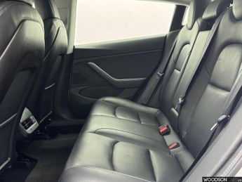 TESLA Model 3 Standard Range Plus Saloon 4dr Electric Auto RWD (241 bhp)