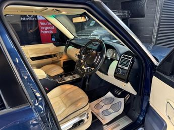 LAND ROVER RANGE ROVER 4.4 TD V8 Westminster SUV 5dr Diesel Auto 4WD Euro 5 (313 bhp)