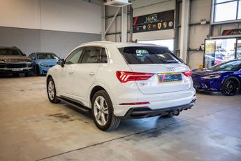 AUDI Q3 1.5 TFSI CoD 35 S line SUV 5dr Petrol S Tronic Euro 6 (s/s) (150