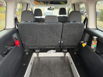VOLKSWAGEN CADDY MAXI LIFE 2.0 TDI BlueMotion Tech MPV 5dr Diesel DSG Euro 6 (s/s) (102 ps)