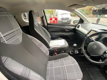 PEUGEOT 108 1.2 PureTech Allure Hatchback 3dr Petrol Manual Euro 6 (82 ps)