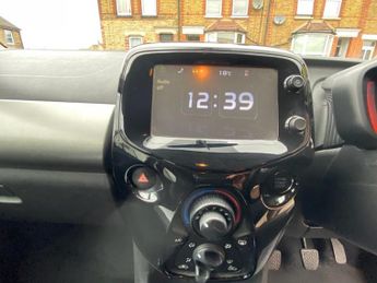 PEUGEOT 108 1.2 PureTech Allure Hatchback 3dr Petrol Manual Euro 6 (82 ps)