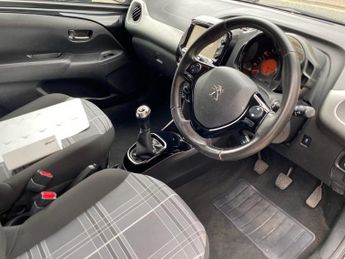 PEUGEOT 108 1.2 PureTech Allure Hatchback 3dr Petrol Manual Euro 6 (82 ps)