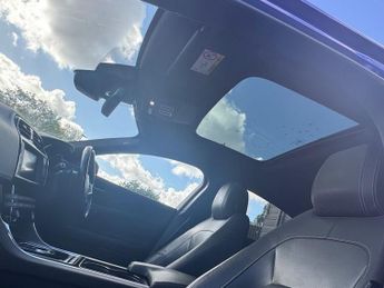 JAGUAR XE 2.0d R-Sport Saloon 4dr Diesel Auto 