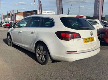 VAUXHALL ASTRA 1.6 16V SRi Sports Tourer 5dr Petrol Manual Euro 5 (115 ps)