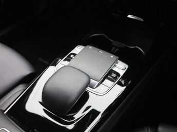MERCEDES-BENZ A CLASS 1.3 A200 Sport (Executive) Hatchback 5dr Petrol 7G-DCT Euro 6 (s