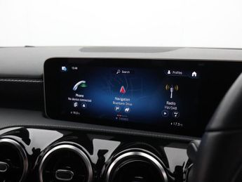 MERCEDES-BENZ A CLASS 1.3 A200 Sport (Executive) Hatchback 5dr Petrol 7G-DCT Euro 6 (s