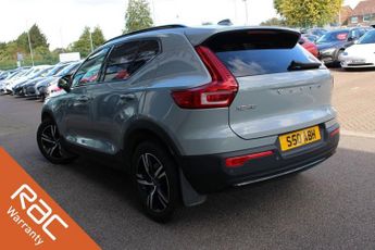 VOLVO XC40 2.0 B4 MHEV Plus Dark SUV 5dr Petrol Hybrid DCT Auto Euro 6 (s/s