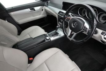 MERCEDES-BENZ C CLASS 2.1 C220 CDI BlueEfficiency Sport Saloon 4dr Diesel G-Tronic+ Eu