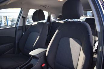 HYUNDAI KONA 1.6 h-GDi SE Connect SUV 5dr Petrol Hybrid DCT Euro 6 (s/s) (141